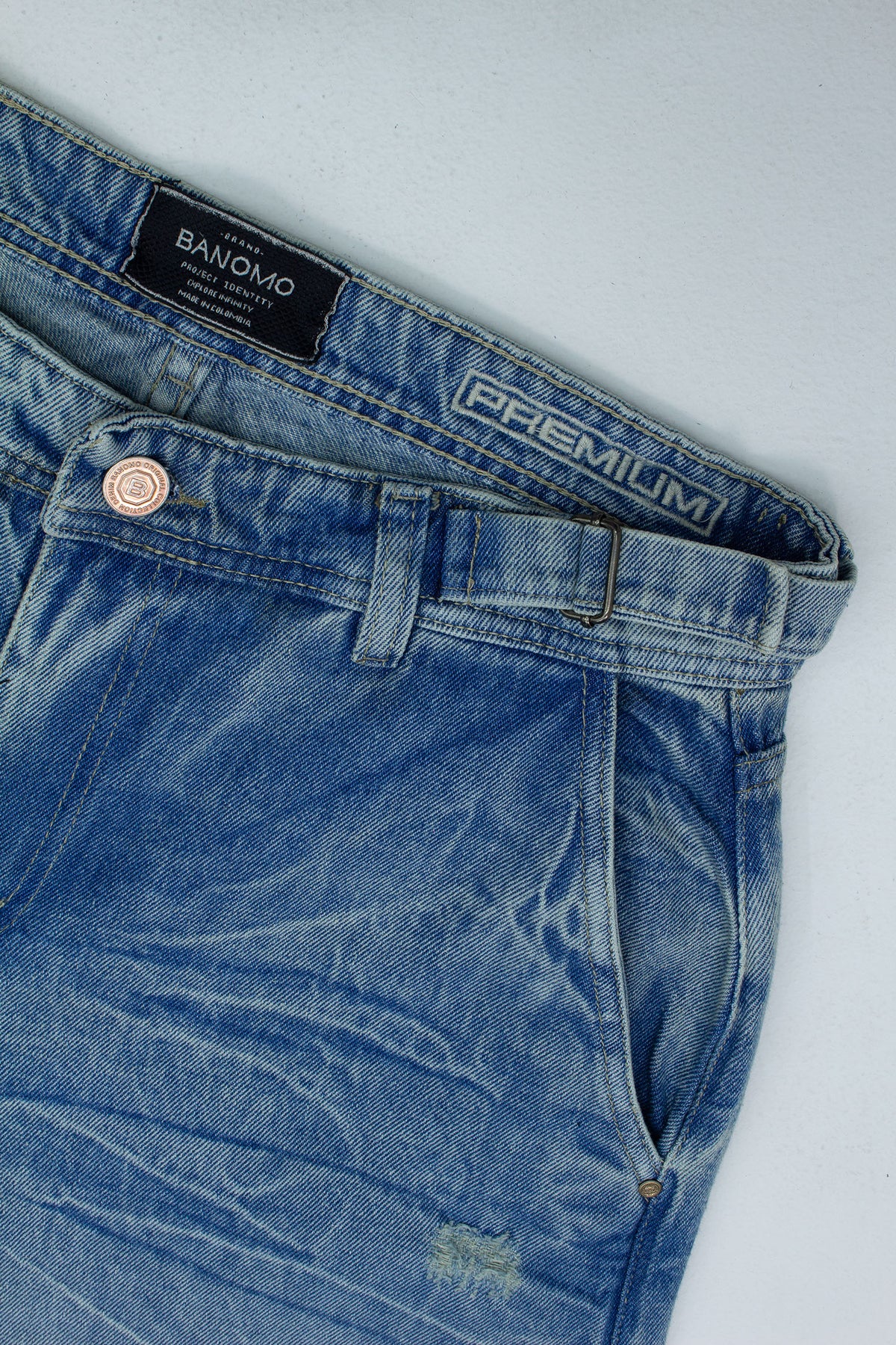 Jeans Baggy Correas Azul Frost - modelo