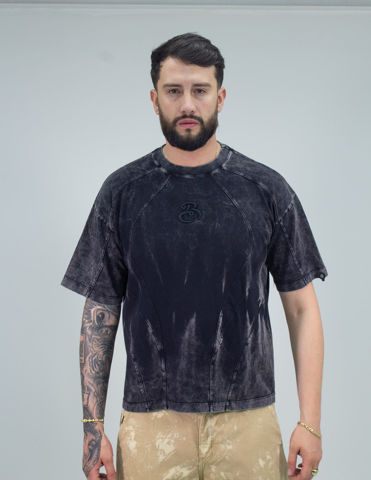 Camiseta Boxy Ondas Acid Wash Black frente