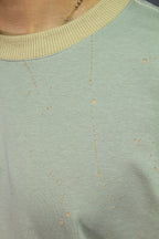 color:verde salvia | Camiseta Oversize 1330 detalle cuello